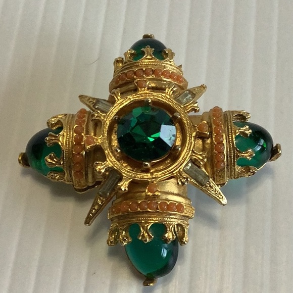 BENEDIKT NY Vintage Maltese Cross Brooch – Rare Variation Green Salmon Bead 60's - Picture 6 of 16